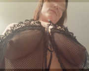 Diese dralle Frau prostituiert sich privat