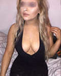 Ein junges Girl mit einem dicken Hintern